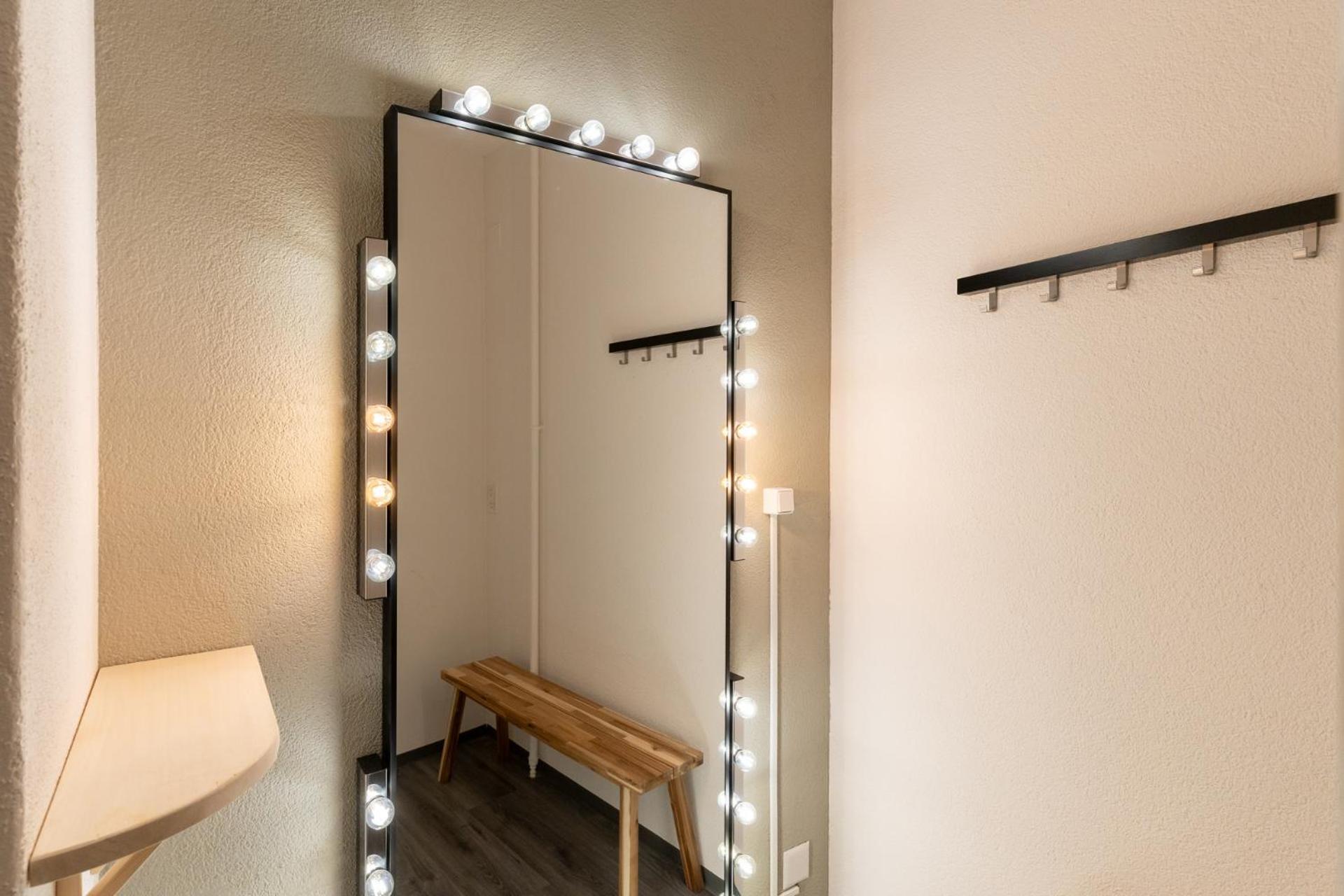 Mue Cubes - Capsule Hotel Basel Bagian luar foto