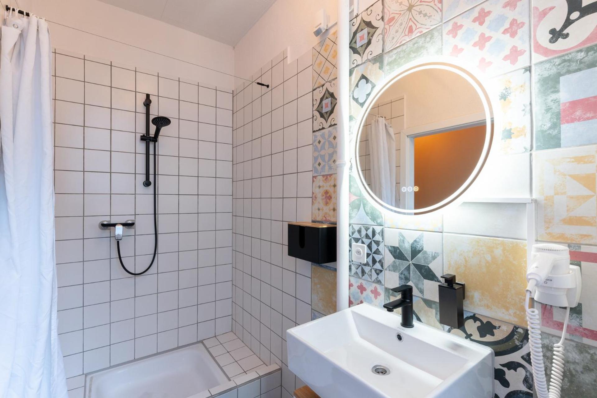 Mue Cubes - Capsule Hotel Basel Bagian luar foto