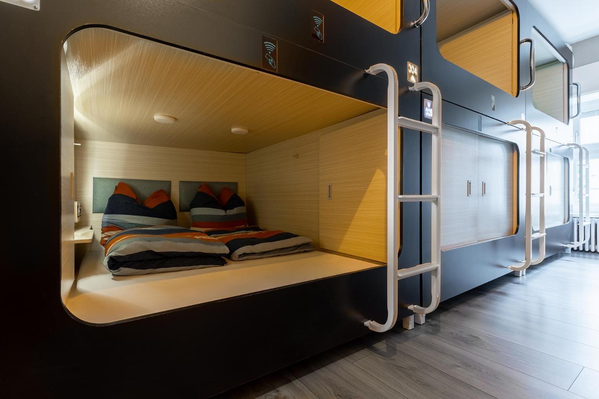 Mue Cubes - Capsule Hotel Basel Bagian luar foto