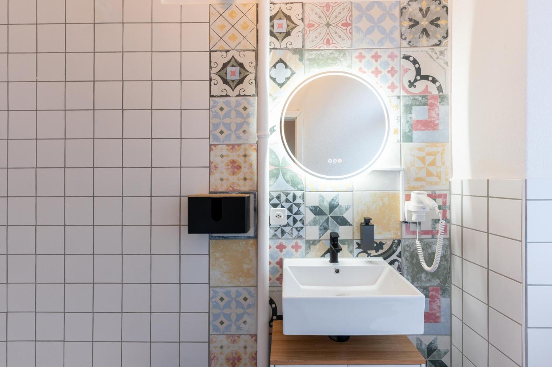 Mue Cubes - Capsule Hotel Basel Bagian luar foto
